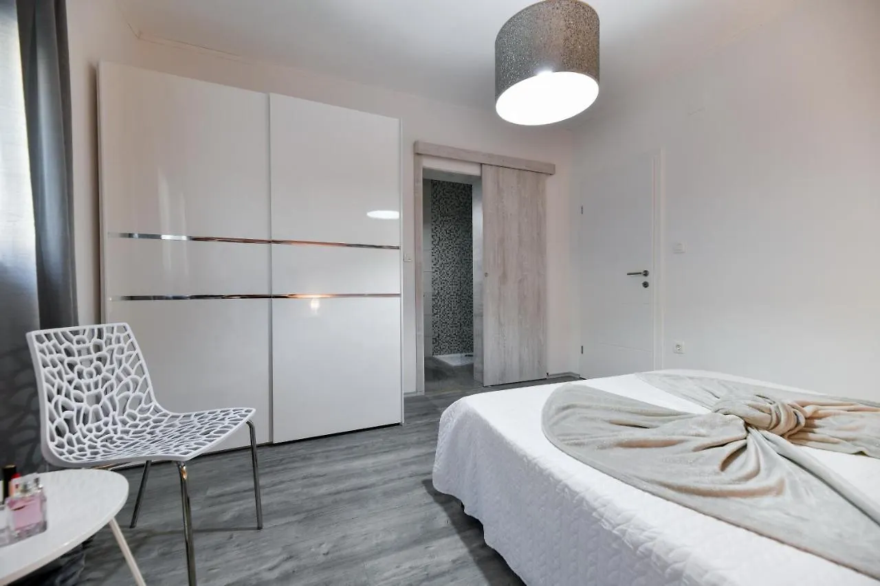 Luxurious Villa Natali Pridraga