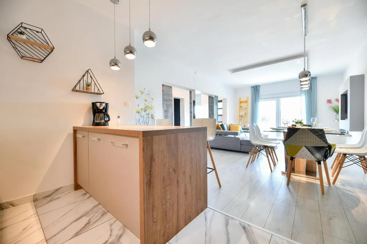 Luxurious Villa Natali Pridraga 0*,
