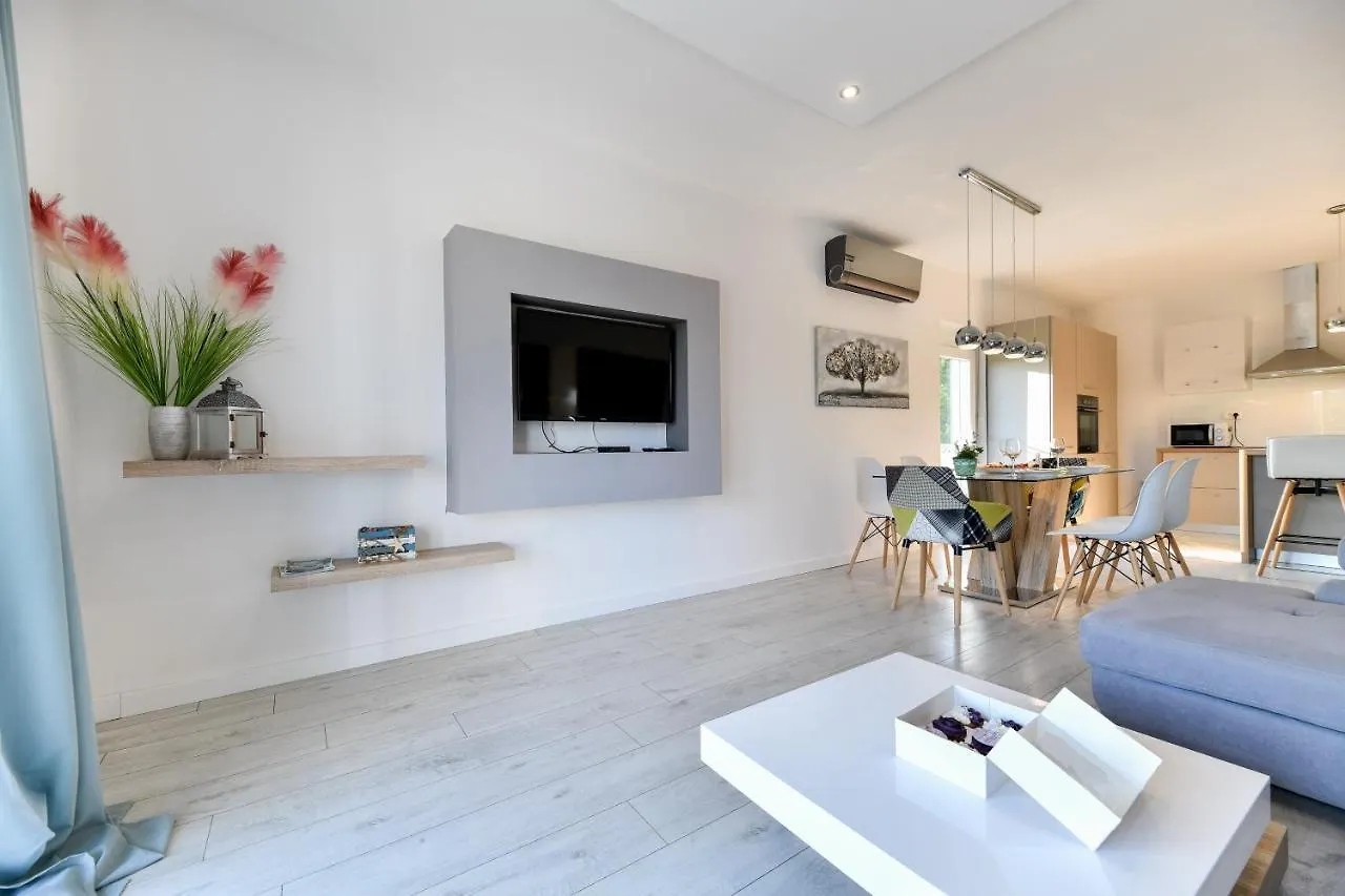 Luxurious Villa Natali Pridraga Ferienhaus