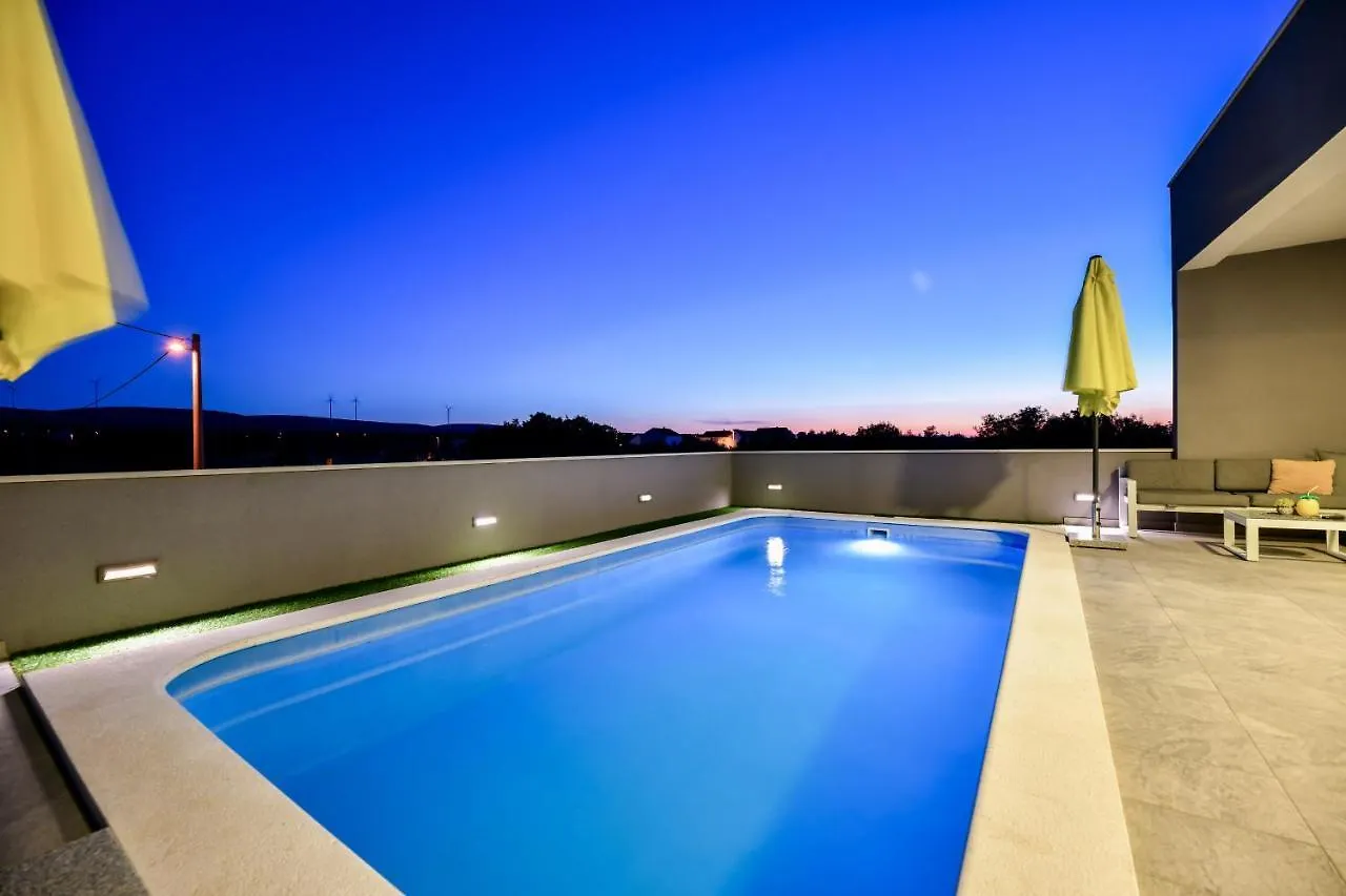 Luxurious Villa Natali Pridraga