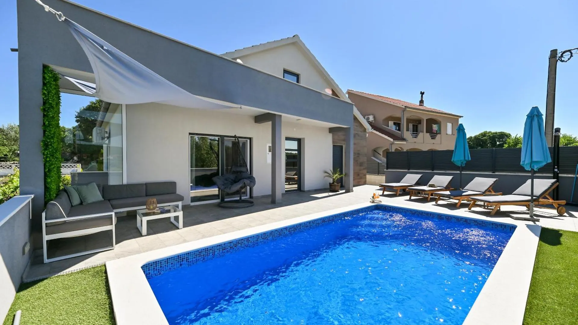 Luxurious Villa Natali Pridraga